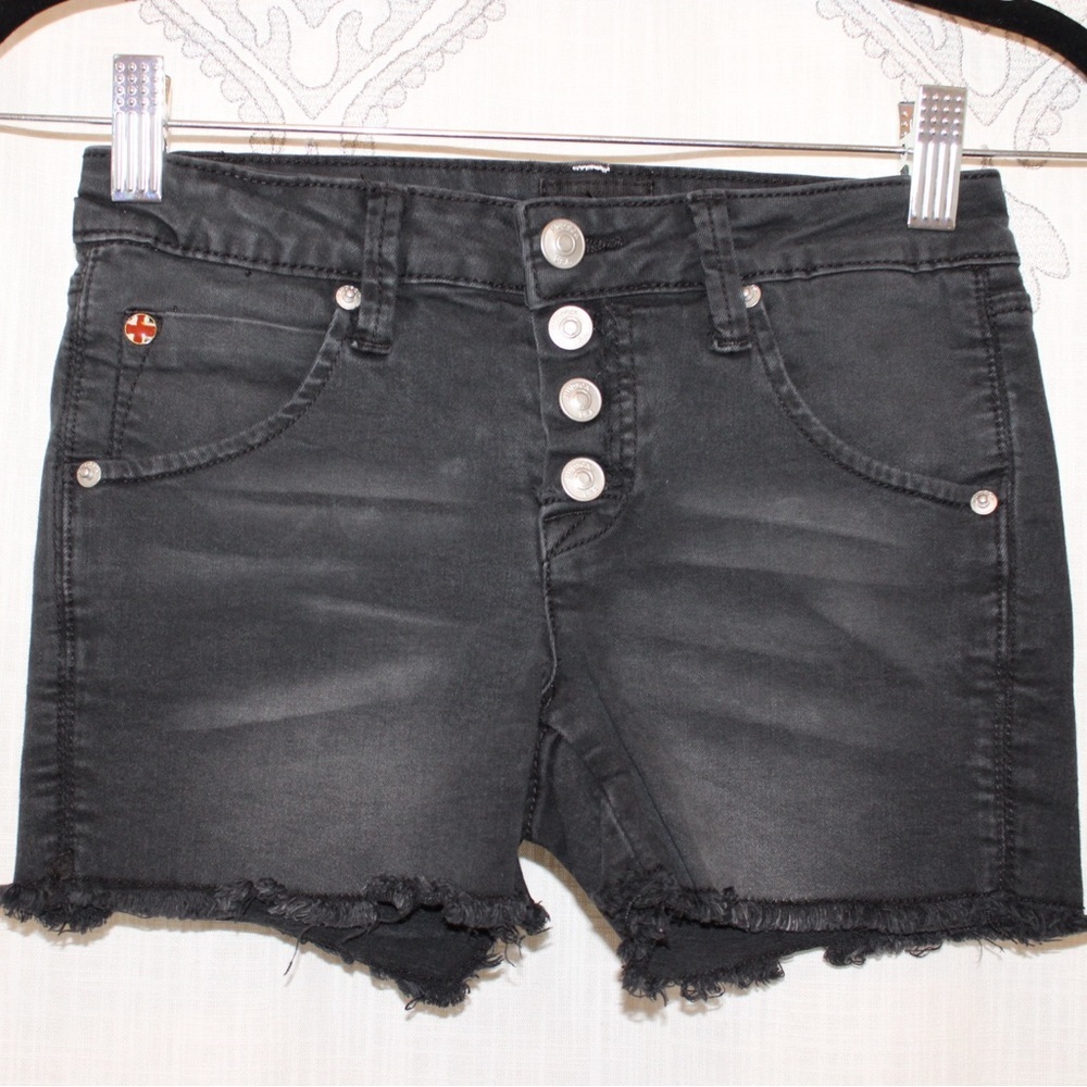 Hudson Premium Denim Black Wash Shorts. 5 Pockets - comfortable stretch…